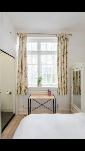 Hideaway In Highgate Village